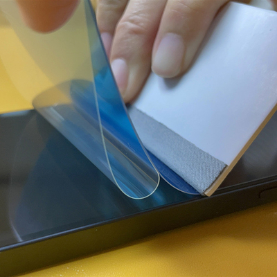 Intelligente Daqin-Laserschneidemaschine für die Herstellung von TPU-Hydrogel-Telefonhüllen