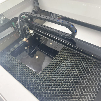 Schutz-Laser-Schneidemaschine Daqin mobile Schirm-30W mit Berufsentwurfs-Software