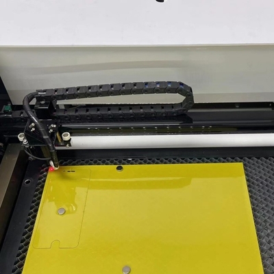 Schirm-Schutz-Laser-Schneidemaschine Soem Daqin C02 bewegliches
