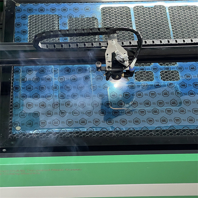 Daqin Großformat Mobilzubehör CO2 Mobilgehärtetes Glas Laserschneidemaschine
