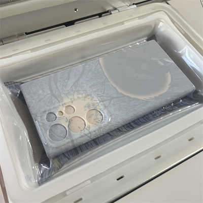 DAQIN 3D Sublimation Vakuum-Wärmepresse Maschine mit allen Formen für DIY-Telefongehäuse